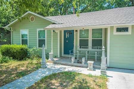 516 S Hannaford Street Granbury, TX 76048