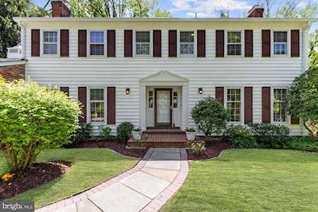 7808 Charleston Dr Bethesda, MD 20817