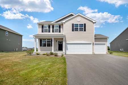 360 Hemlock Ln Oswego, IL 60543