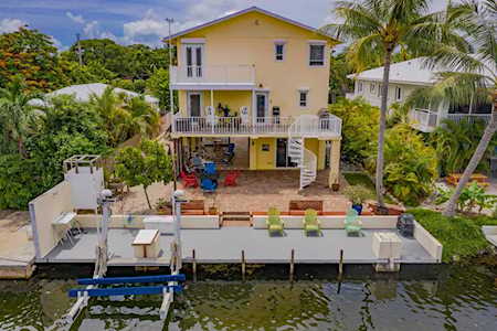 264 S Coconut Palm Blvd Plantation Key, FL 33070