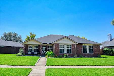 4141 Gardner Drive The Colony, TX 75056
