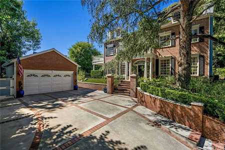 677 Burleigh Drive Pasadena, CA 91105