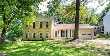 4945 Sabra Ln Annandale, VA 22003