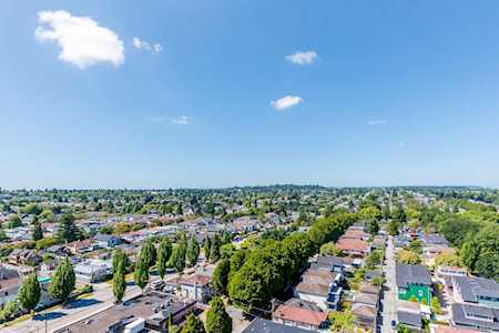 4028 Knight Street #1602 Vancouver, BC V5N 5Y8