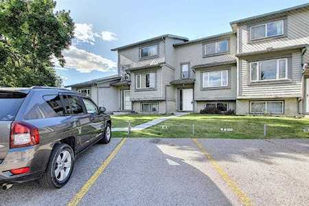 12 Templewood Dr NE #18 Calgary, AB T1Y 4R7