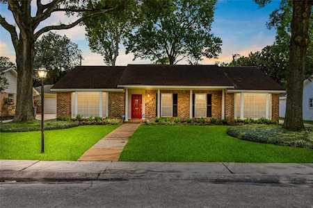 10031 Burgoyne Rd Houston, TX 77042