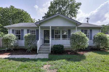 102 Wortham Ct La Vergne, TN 37086