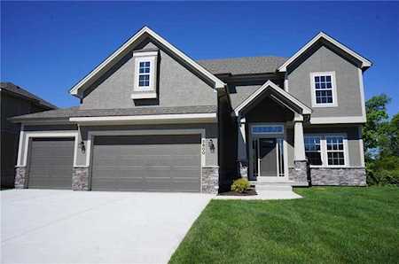 1808 SW Blackstone Place Lees Summit, MO 64082