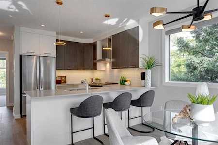 2814 Edmonton Trl NE Calgary, AB T2E 5J2