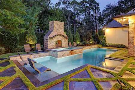 748 N Blalock Rd Hedwig Village, TX 77024