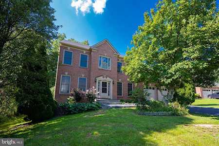 5290 Tractor Ln Fairfax, VA 22030