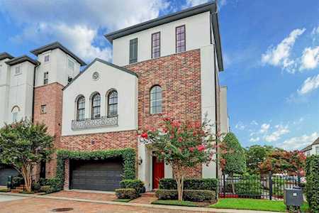5702 Arabelle Lake St Houston, TX 77007