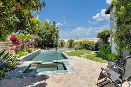 21002 Amberwick Lane Huntington Beach, CA 92646