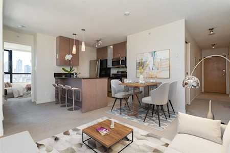 977 Mainland Street #1307 Vancouver, BC V6B 1T2