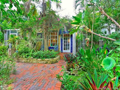 3084 Jefferson St Miami, FL 33133