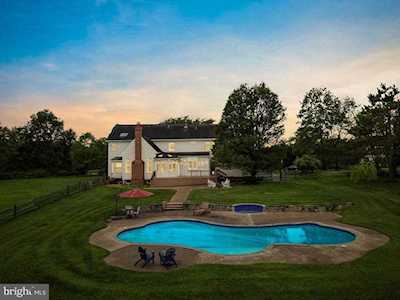 15220 Highview Ct Waterford, VA 20197