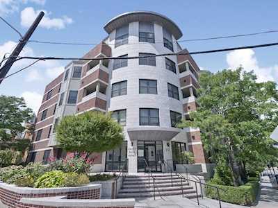 150 Saint Paul St #203 Brookline, MA 02446