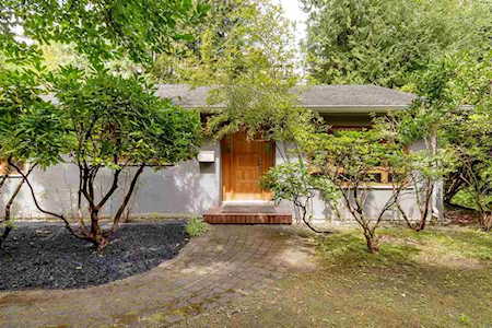 1358 Ridgewood Drive North Vancouver, BC V7R 1J6