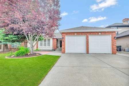 6983 Christie Briar Manor SW Calgary, AB T3H 2R3