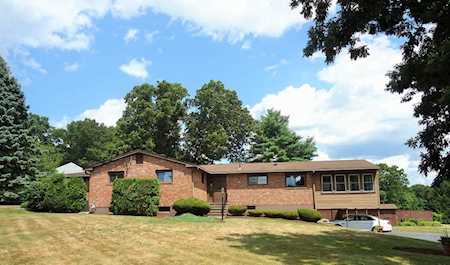 1 Dean St Hudson, MA 01749