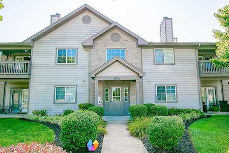 1300 Autumn Sun Ct #204 Louisville, KY 40243