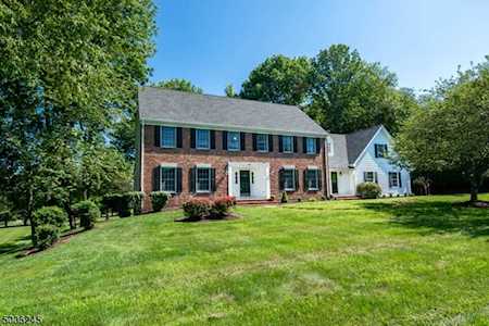 8 Gentry Dr Washington Twp., NJ 07853