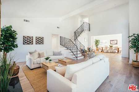 18054 Valley Vista Boulevard Encino, CA 91316