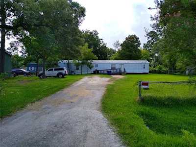 711 Harding St Channelview, TX 77530
