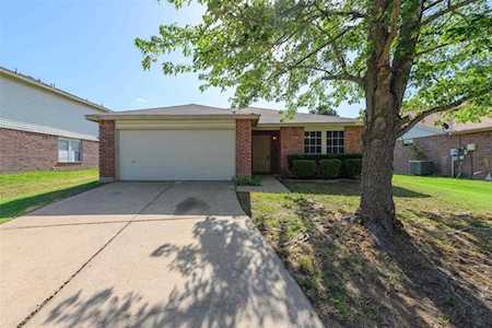 8501 Seven Oaks Lane Denton, TX 76210
