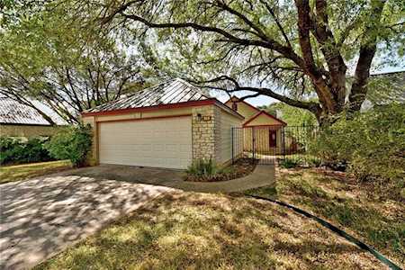 318 Sailmaster St Lakeway, TX 78734
