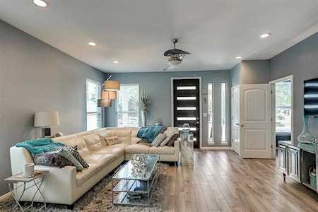 8504 High Valley Rd Austin, TX 78737