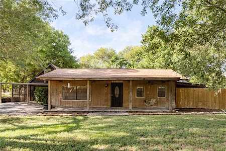 400 Elm View WAY Manchaca, TX 78652