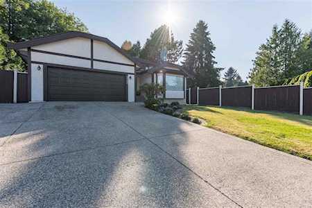 5945 Kildare Close Surrey, BC V3S 6C2