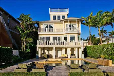 500 S Bay Dr Bradenton Beach, FL 34217