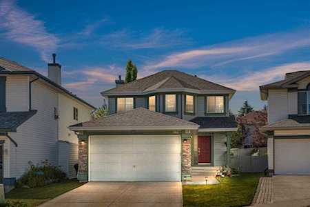 166 Harvest Oak Rise NE Calgary, AB T3K 4T9
