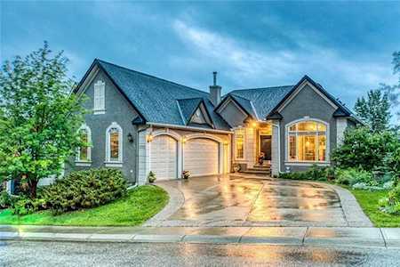 302 Patterson Blvd SW Calgary, AB T3H 3K1