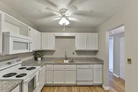 4180 Lyndon Way #403 Louisville, KY 40207