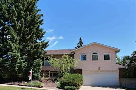 568 Silvergrove Dr NW Calgary, AB T3B 3Z5