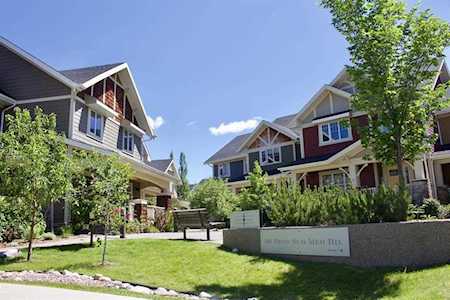 66 Beny-Sur-Mer Rd SW #2 Calgary, AB T3E 7Y3