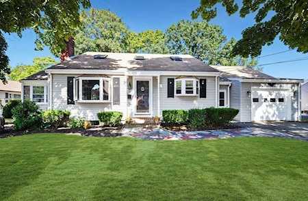 65 Russell Rd Weymouth, MA 02190