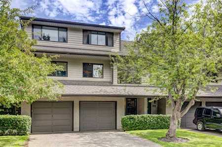 100 Point Dr NW Calgary, AB T3B 5B3