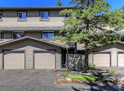 27 Silver Springs Dr NW #64 Calgary, AB T3B 4N3