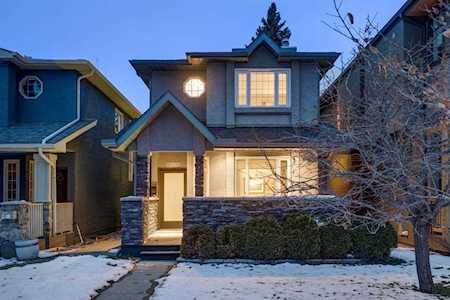2028 1 Ave NW Calgary, AB T2N 0B3