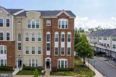 14563 Barkham Dr Woodbridge, VA 22191