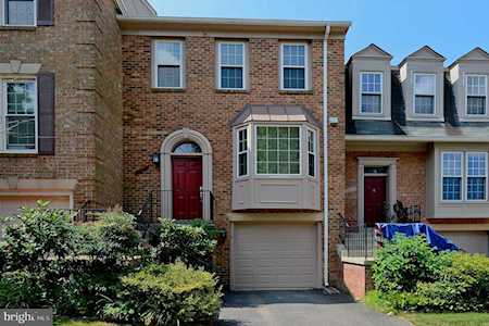 12217 Apple Orchard Ct Fairfax, VA 22033
