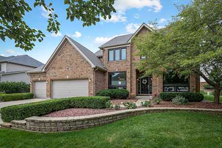 5616 Bergamot Ct Naperville, IL 60564
