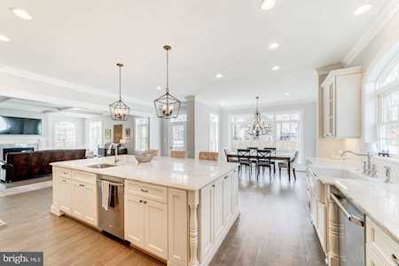 508 Plum St SW Vienna, VA 22180