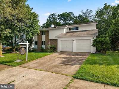 7955 Parsons Grove Ct Dunn Loring, VA 22027