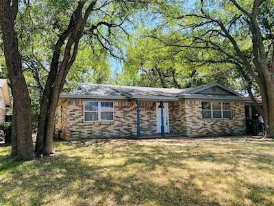 124 Sunnyvale Terrace Bedford, TX 76022