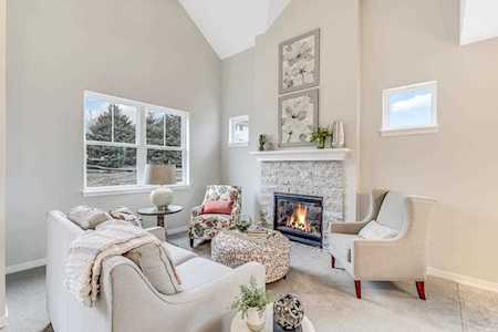 2659 New Century Boulevard Maplewood, MN 55119